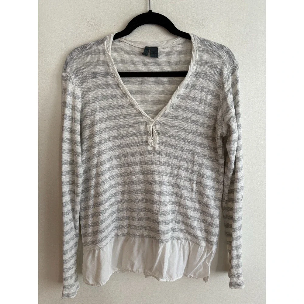 Anthropologie Left of Center Gray White Stripe Lightweight Sweater Womens Size S